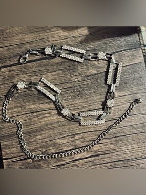 Delicate Silver Floral Chain Belt with Pearl Accents